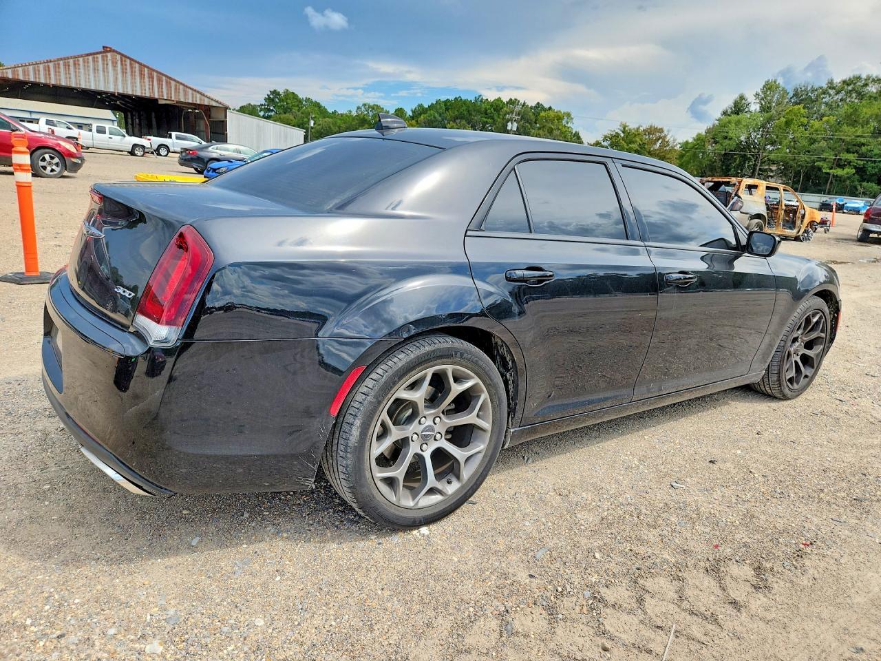 2018 Chrysler 300 Touring - Image 3