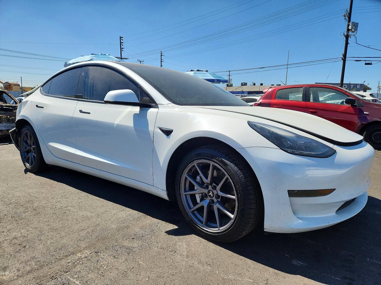 2023 Tesla Model 3 - Фото 4