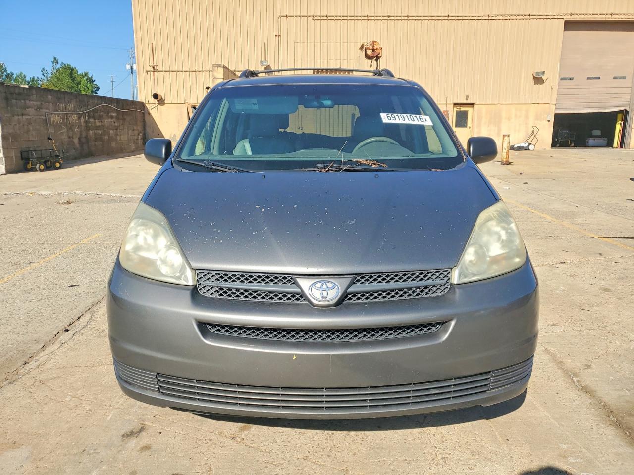 2005 Toyota Sienna Le 7 Passenger - Image 5