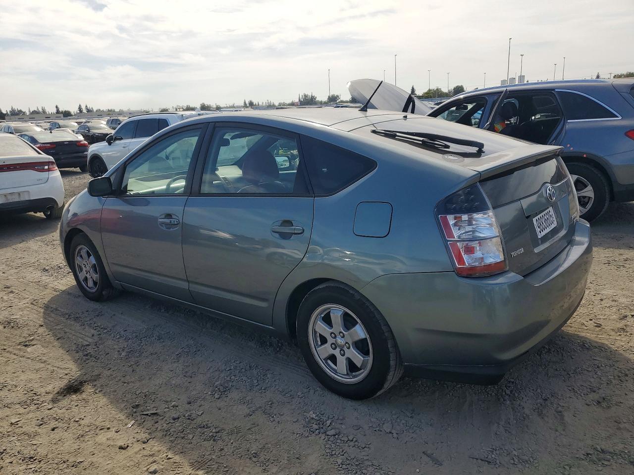 2005 Toyota Prius Base - Image 2