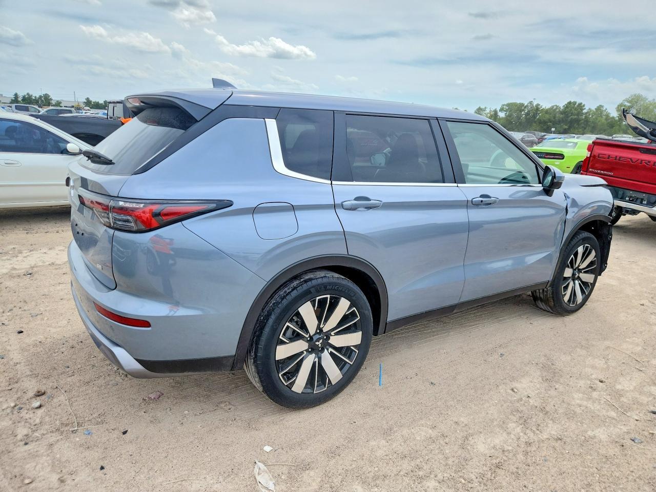 2026 Mitsubishi Outlander Se - Image 3
