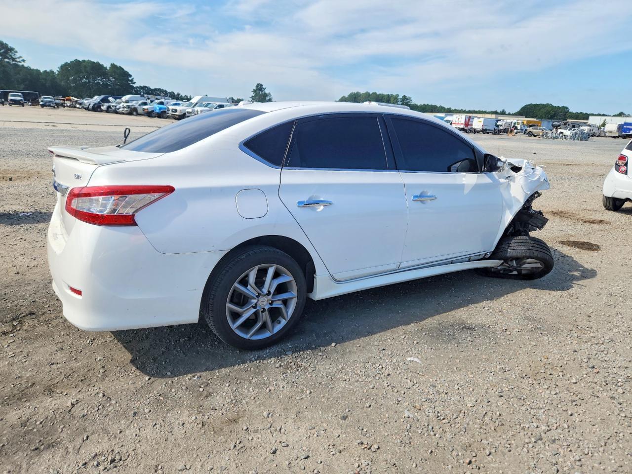 2015 Nissan Sentra Sr - Фото 3