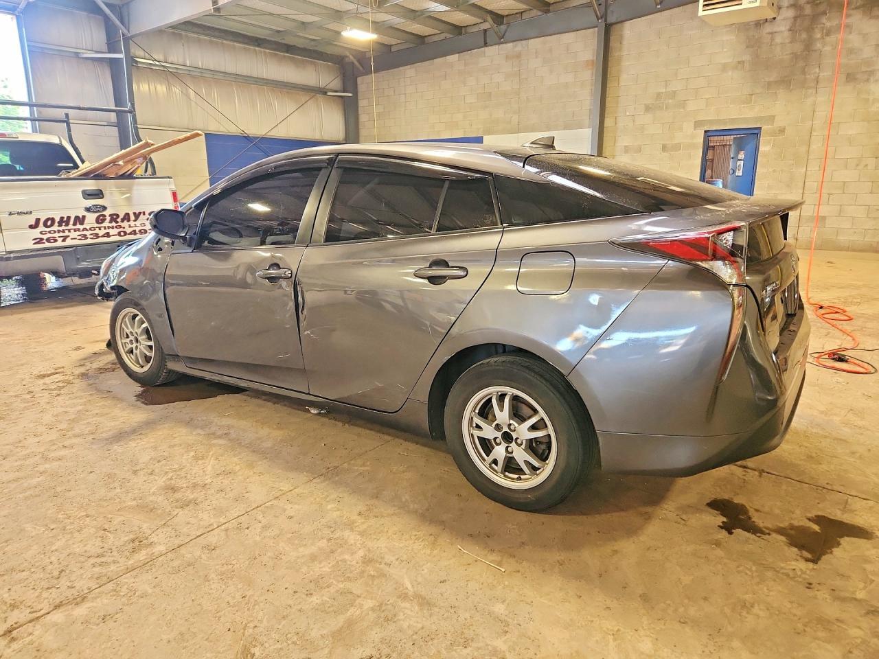 2018 Toyota Prius One - Image 2