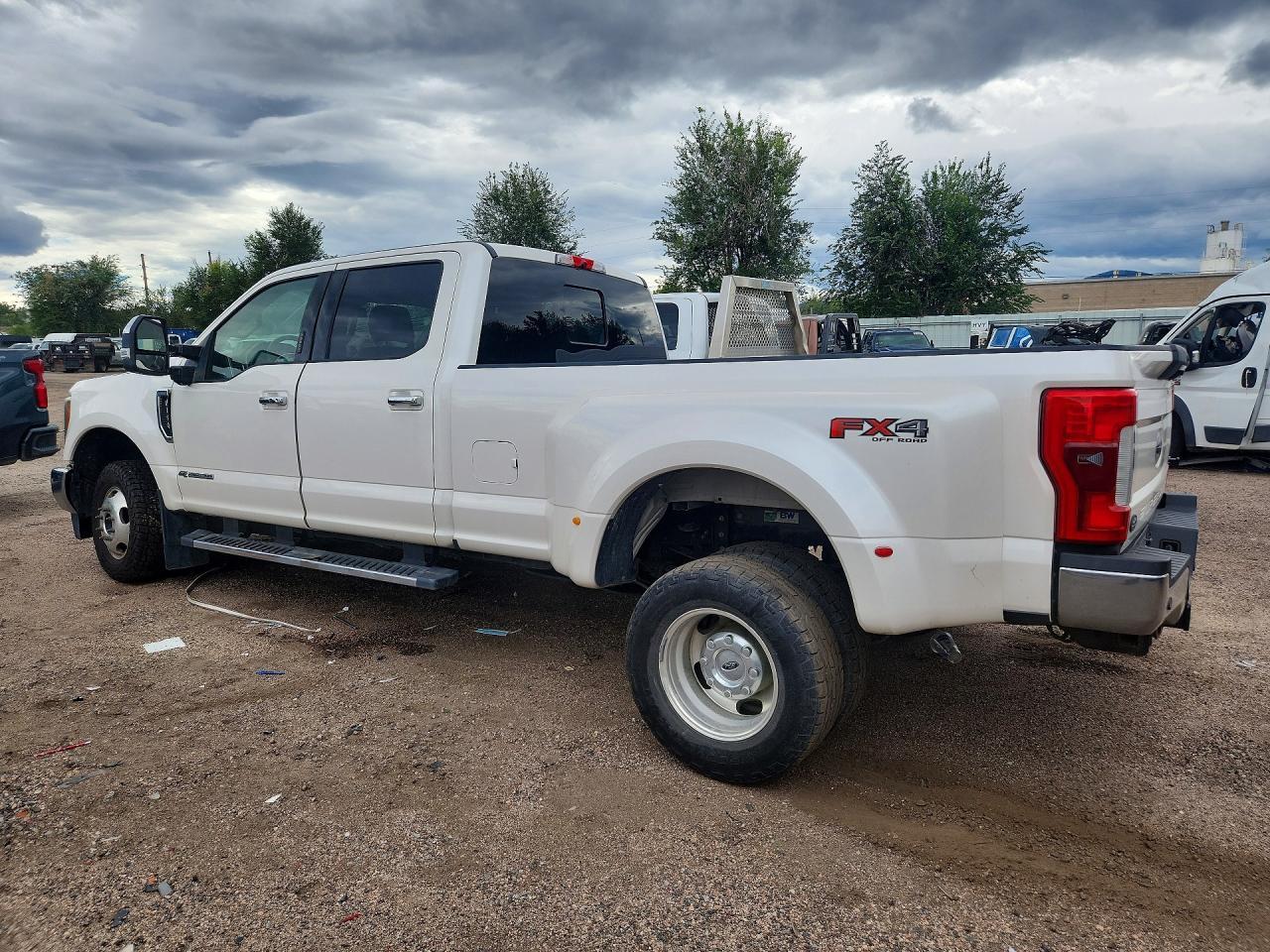 2017 Ford F350 Super Duty - Image 2