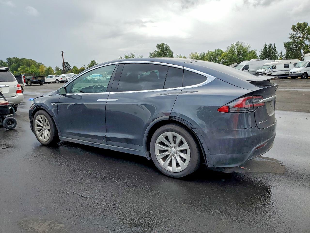 2016 Tesla Model X - Фото 2