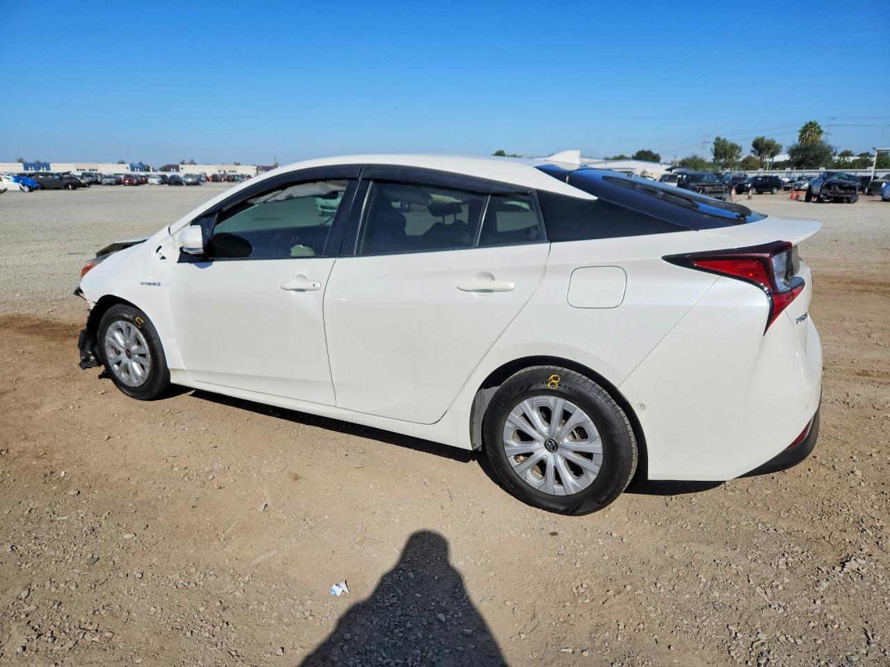 2019 Toyota Prius Le - Фото 2