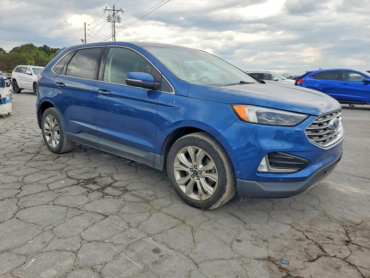 2020 Ford Edge Titanium - Image 4