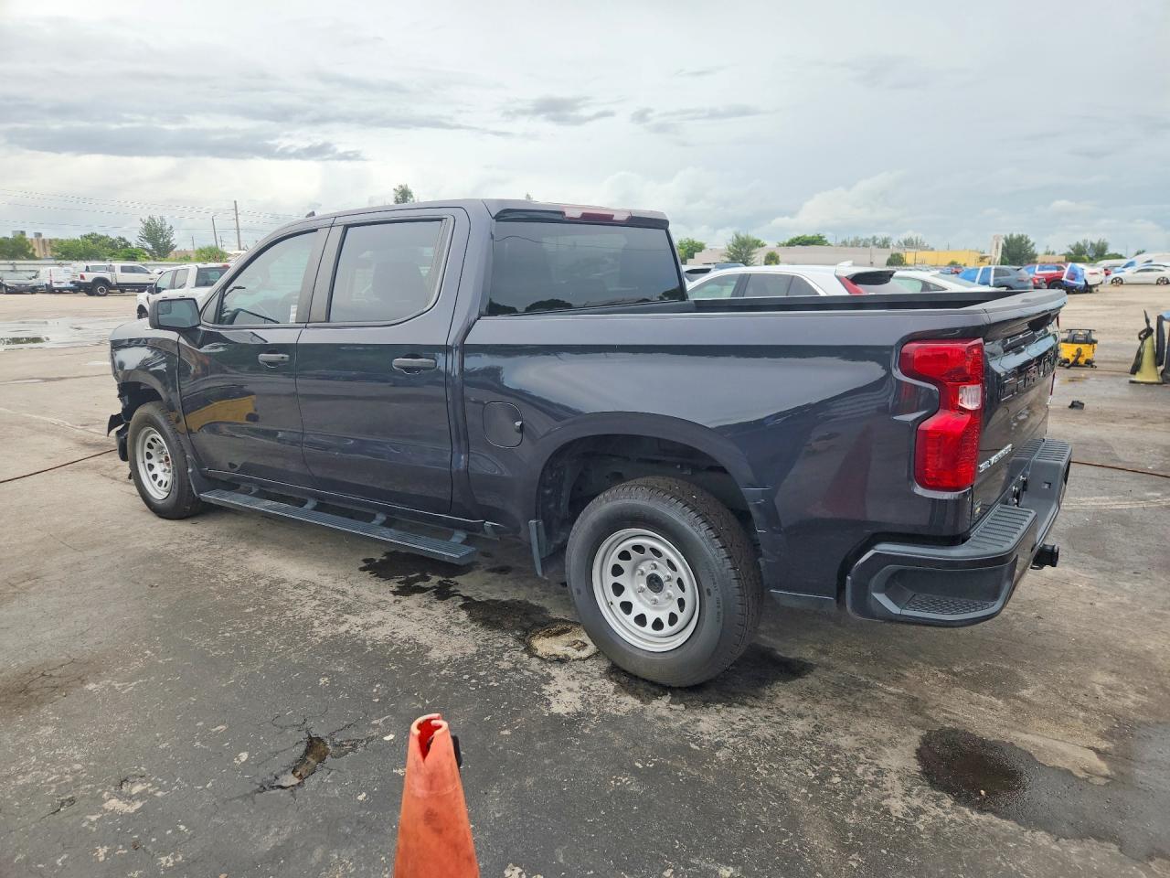 2022 Chevrolet Silverado C1500 Custom - Фото 2