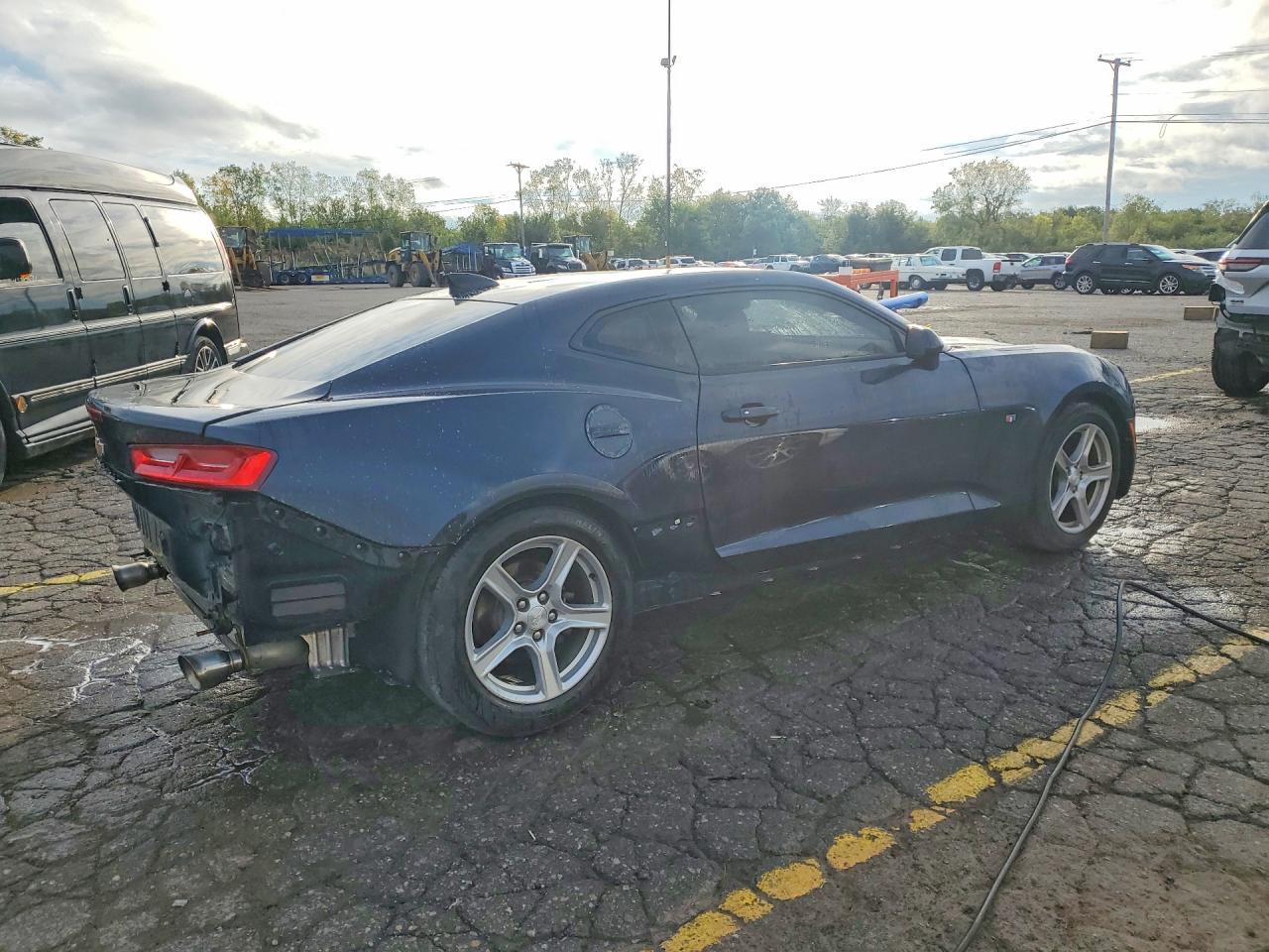 2017 Chevrolet Camaro Ss - Image 3