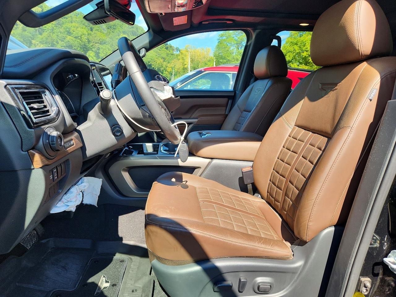 2024 Nissan Titan Platinum Reserve - Фото 7