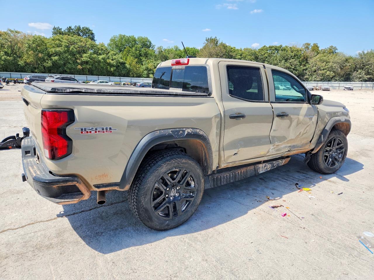 2023 Chevrolet Colorado Trail Boss - Фото 3