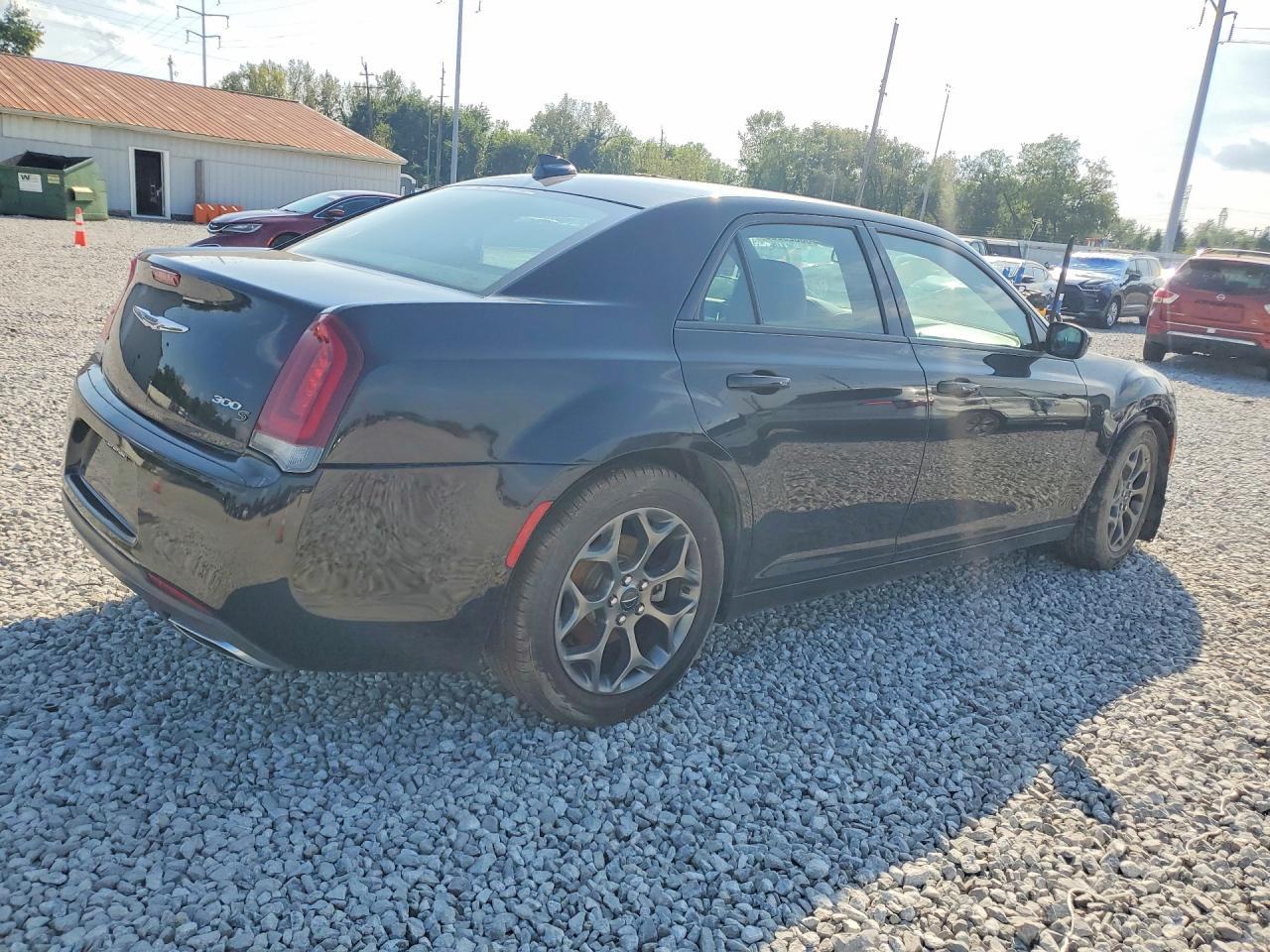2016 Chrysler 300 S - Фото 3