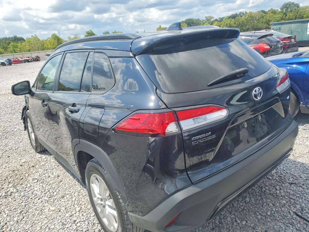 2022 Toyota Corolla Cross Le - Фото 2