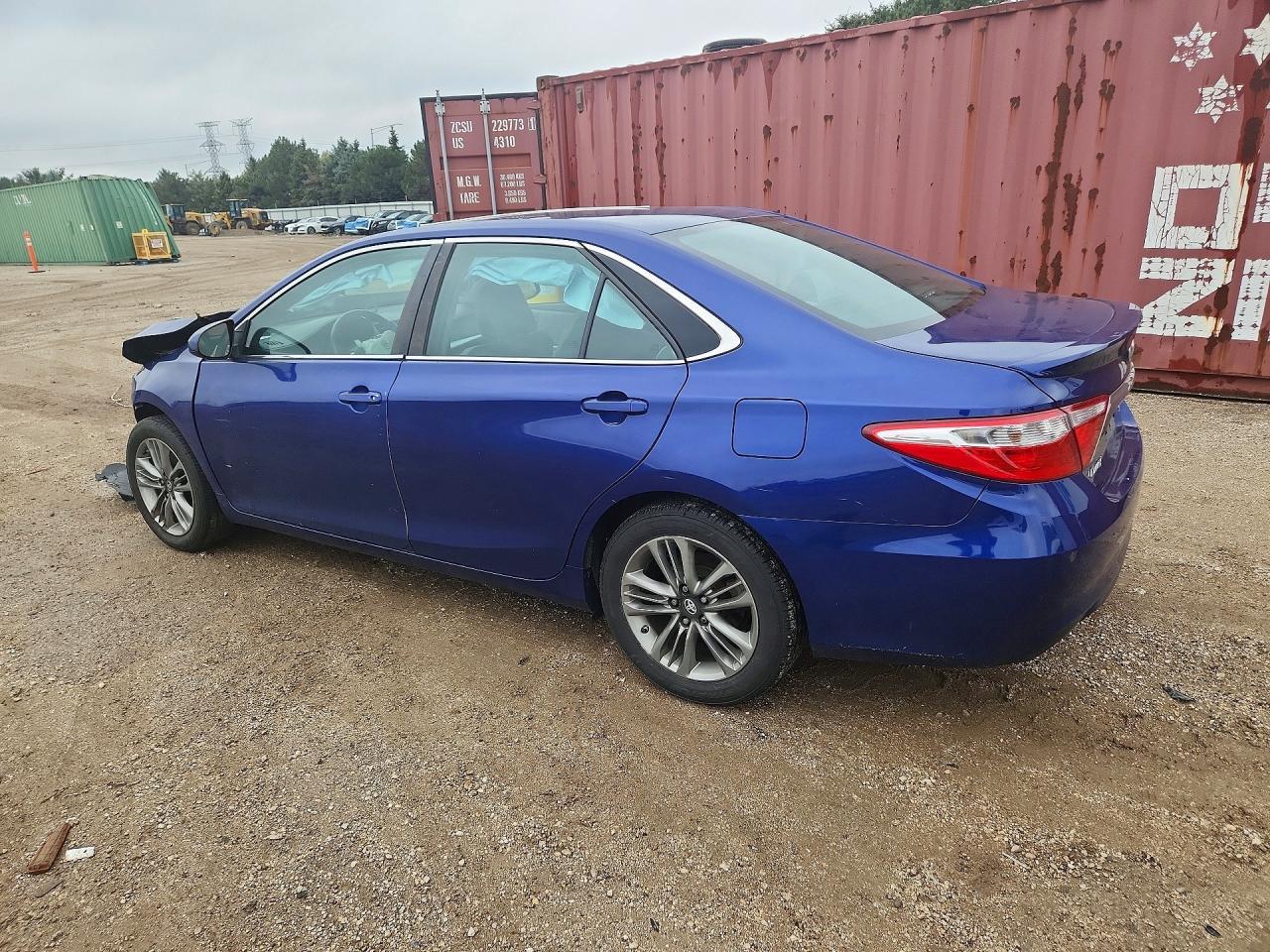 2016 Toyota Camry Se - Фото 2