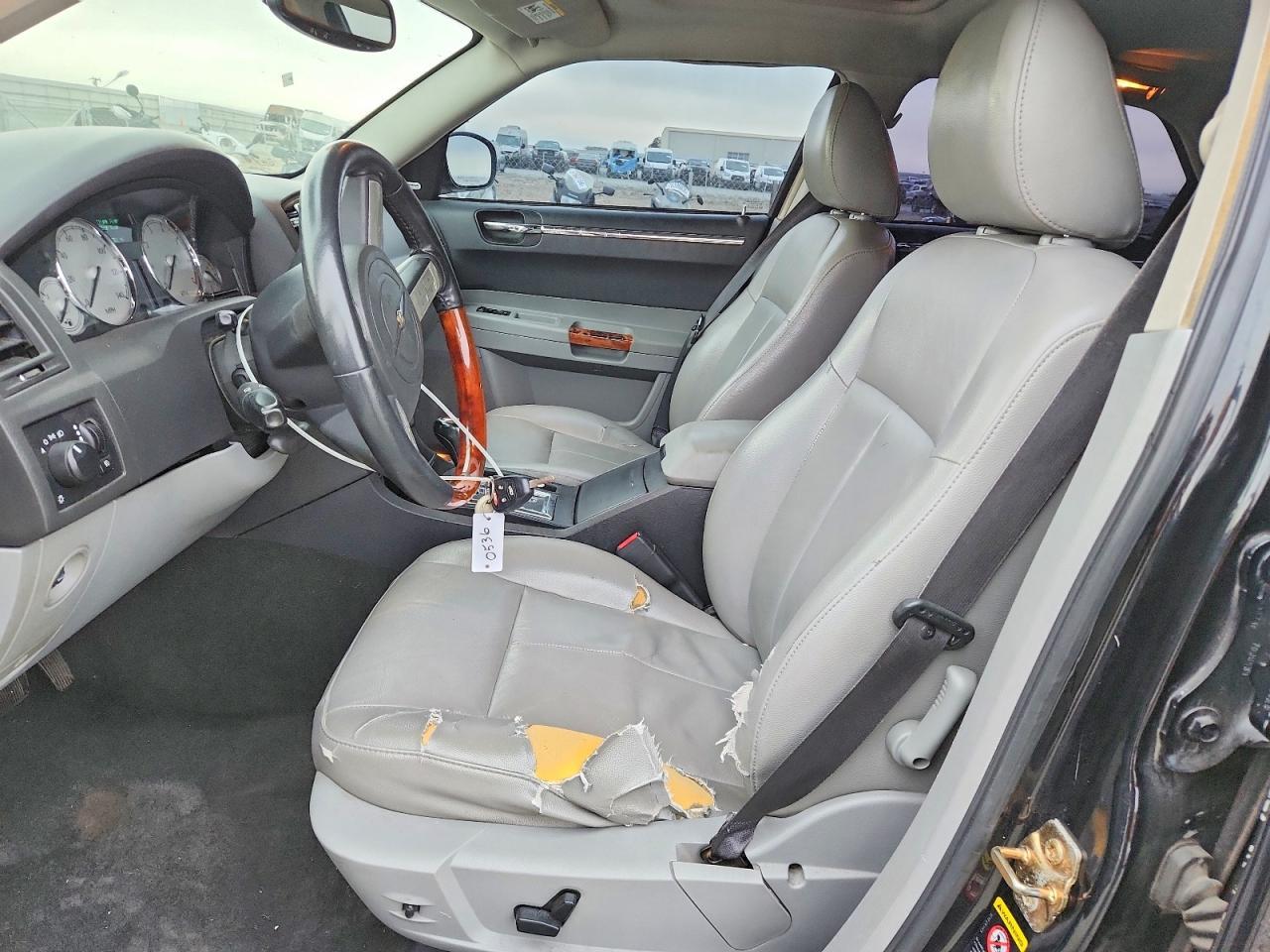 2006 Chrysler 300 Touring - Фото 7