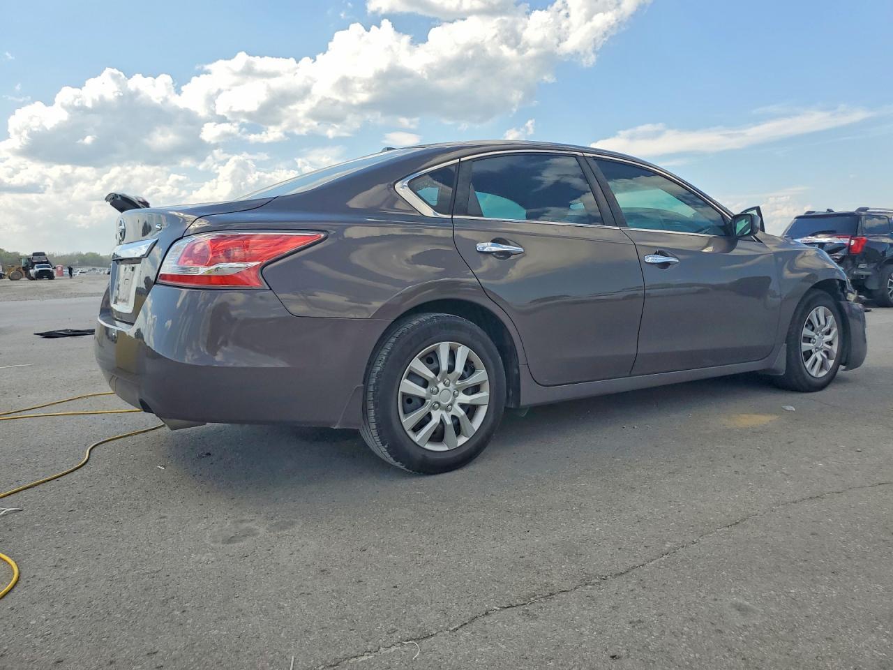 2015 Nissan Altima 2.5 S - Фото 3