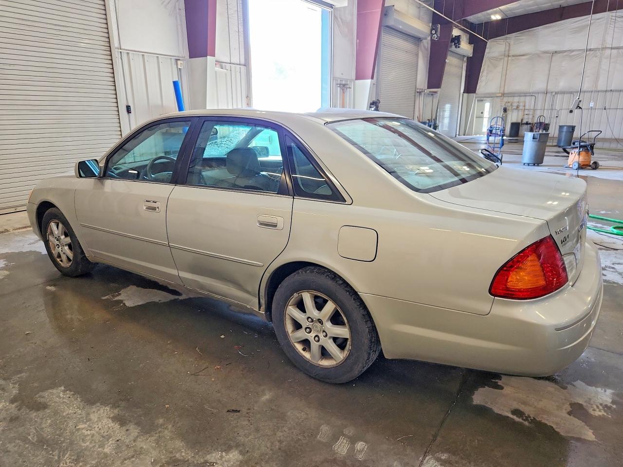 2001 Toyota Avalon Xls - Фото 2