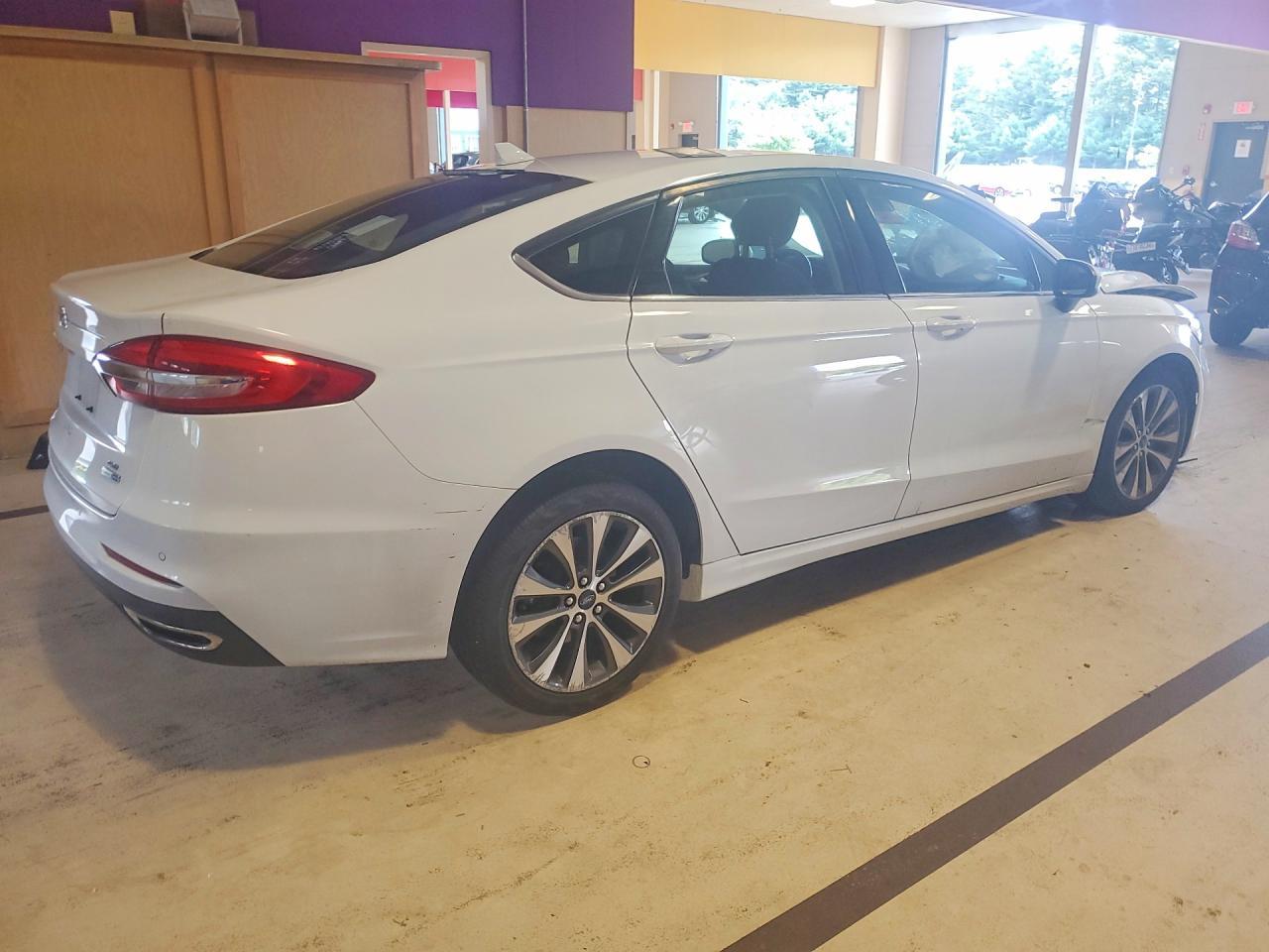 2020 Ford Fusion Se - Image 3