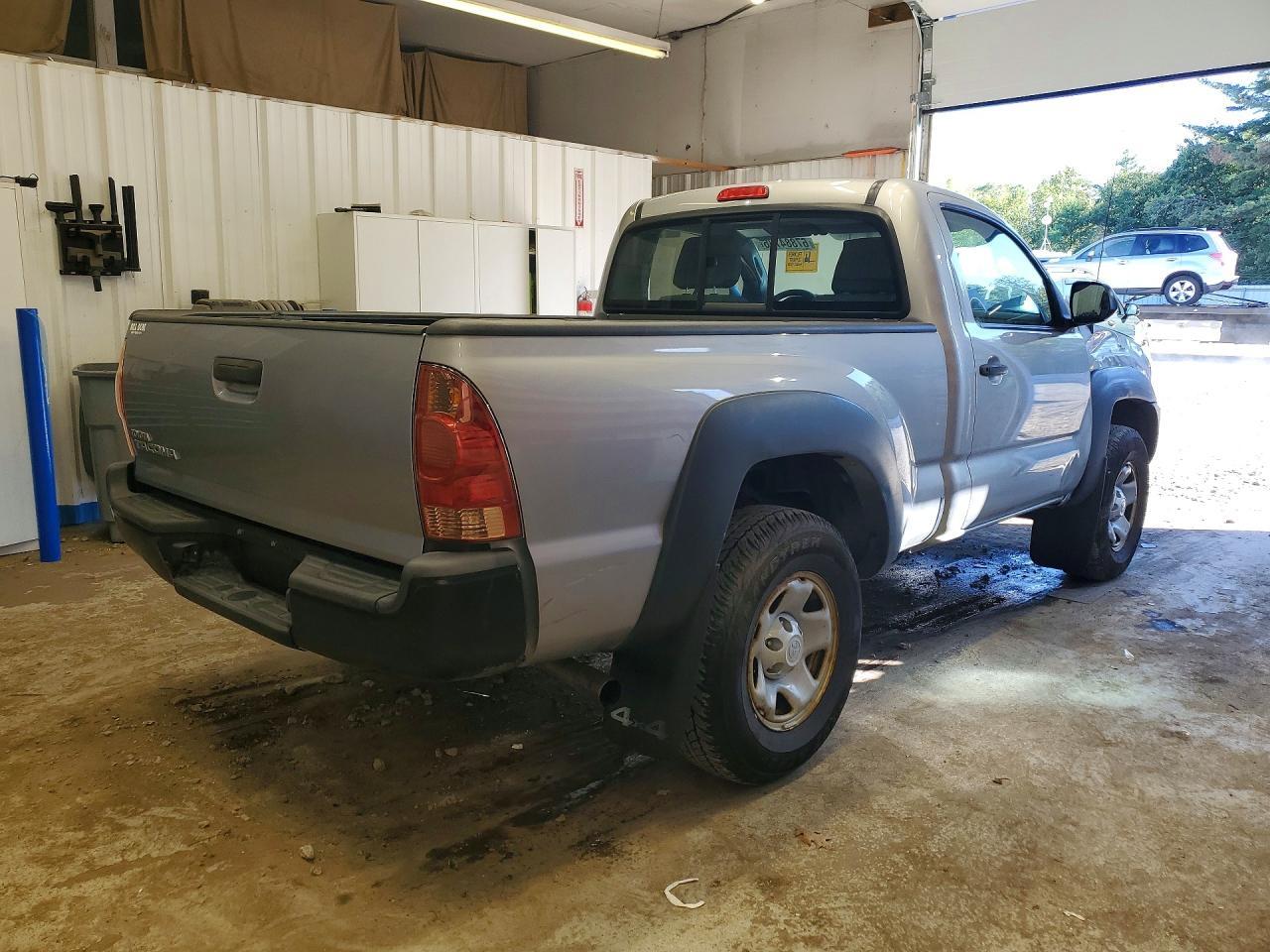 2014 Toyota Tacoma Base - Фото 3