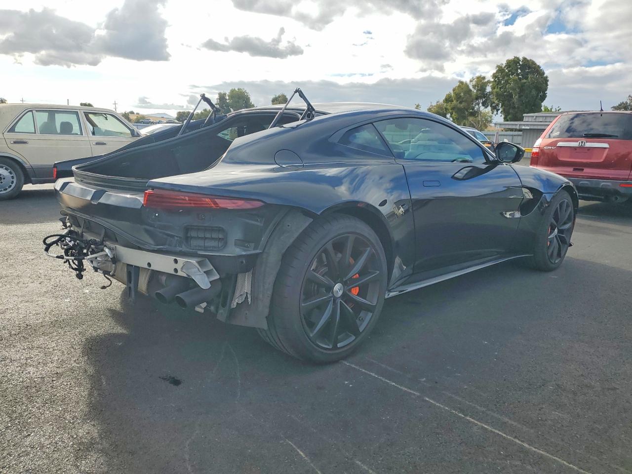 2020 Aston Martin Vantage - Фото 3