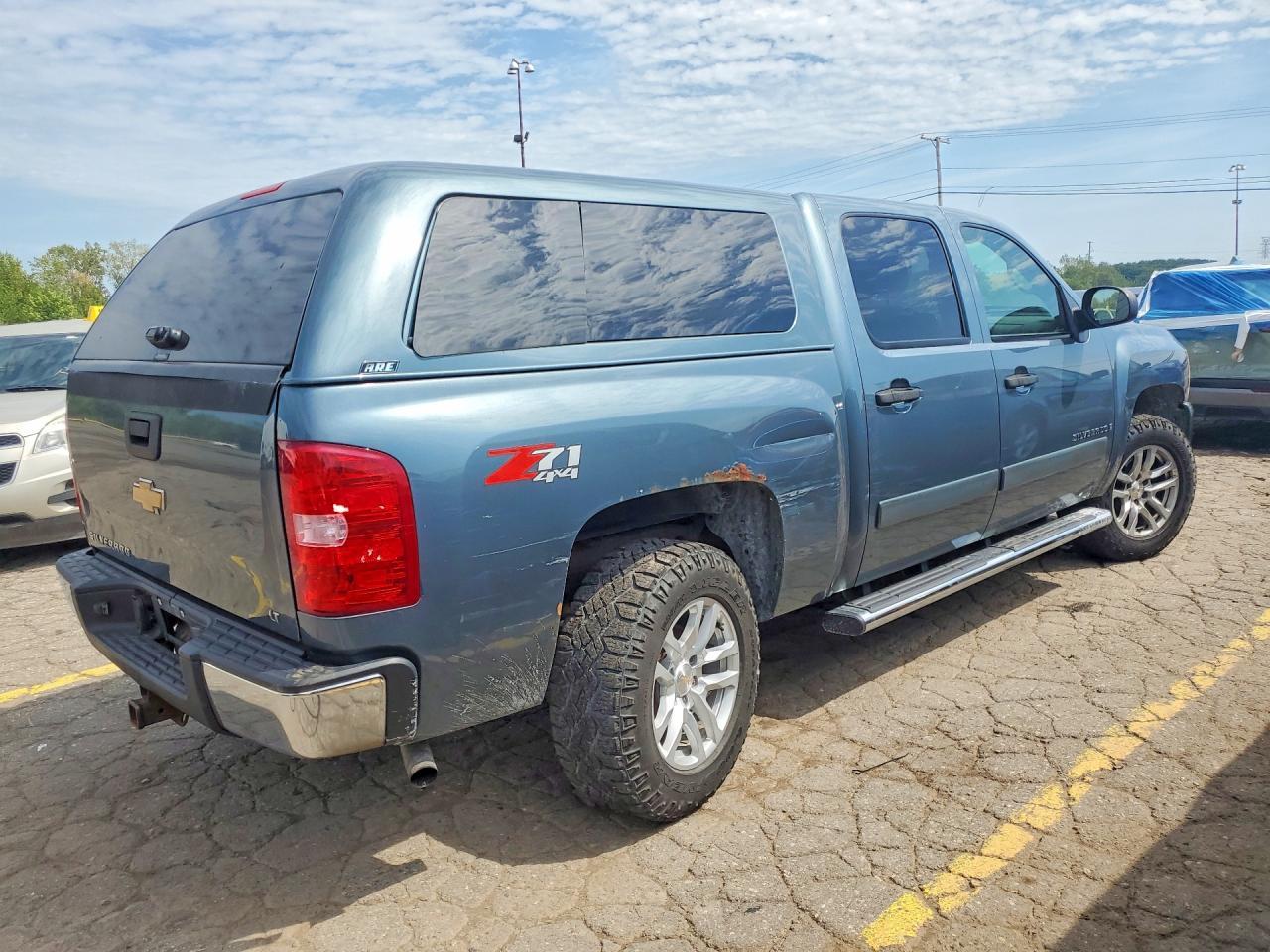 2007 Chevrolet Silverado K1500 Crew Cab - Image 3
