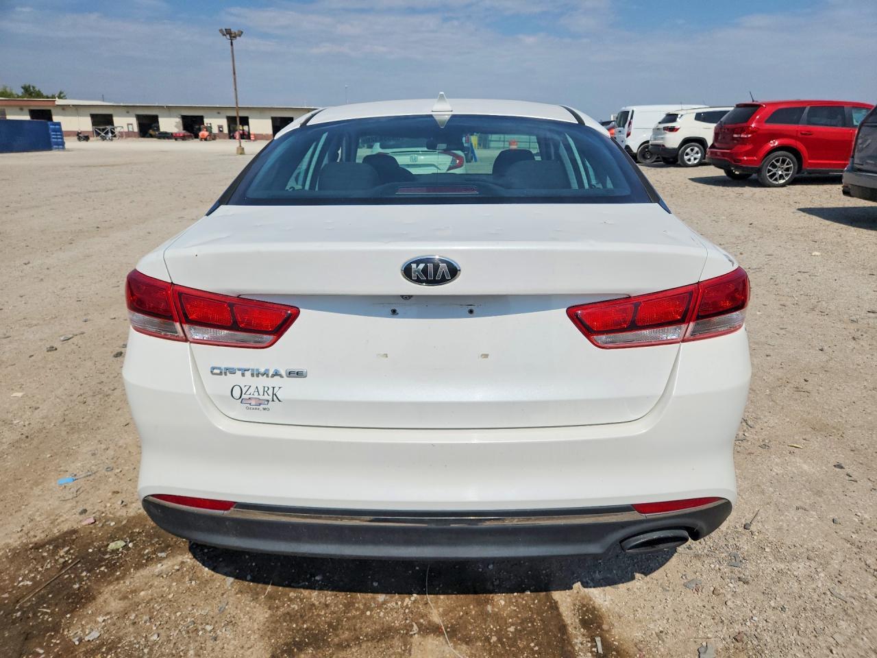 2017 Kia Optima Lx - Фото 6