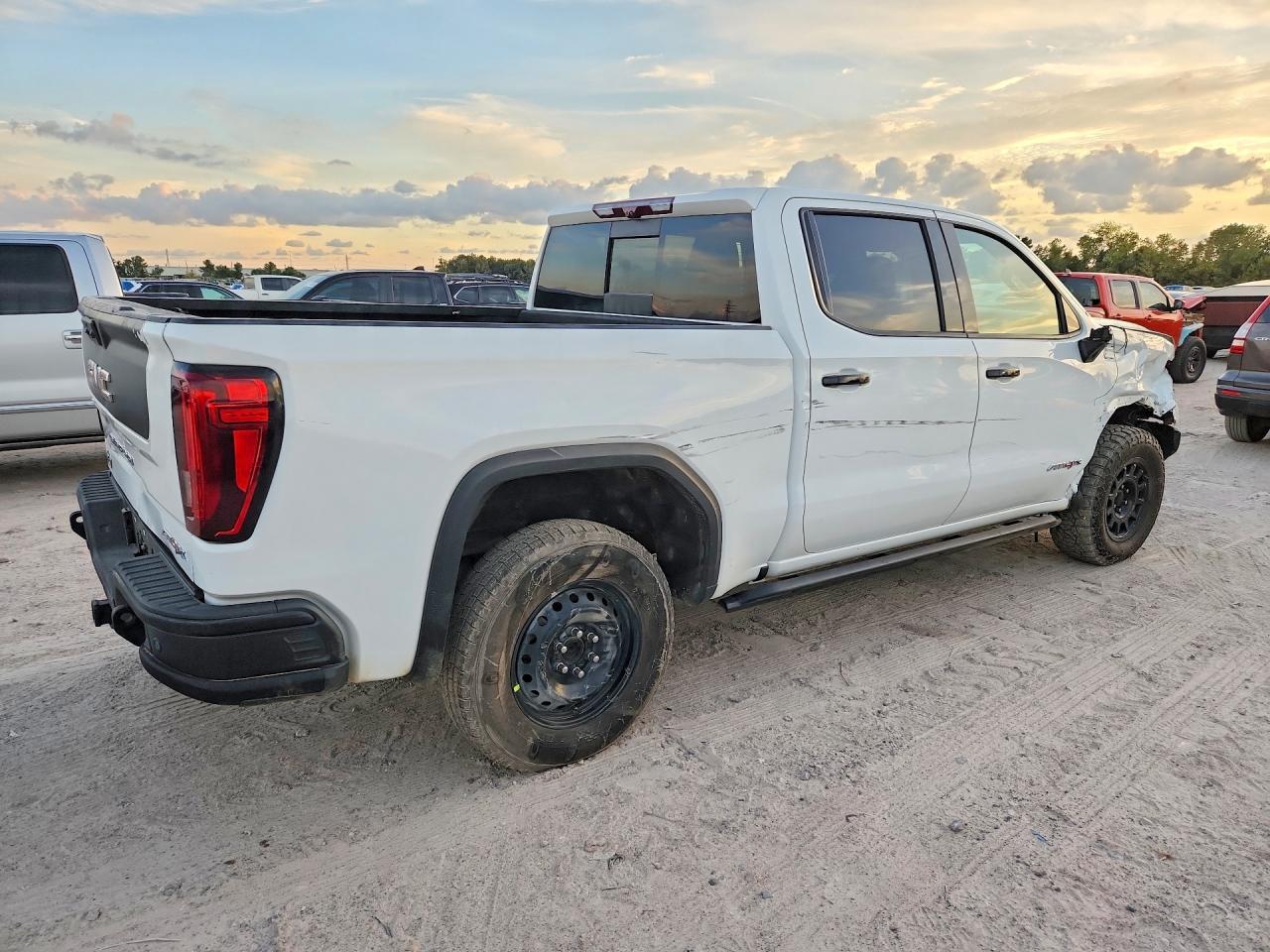 2023 GMC Sierra K1500 At4X - Image 3