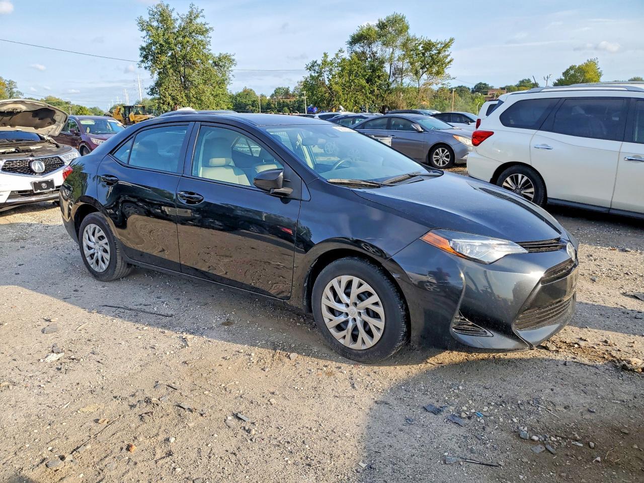 2017 Toyota Corolla Le - Фото 4
