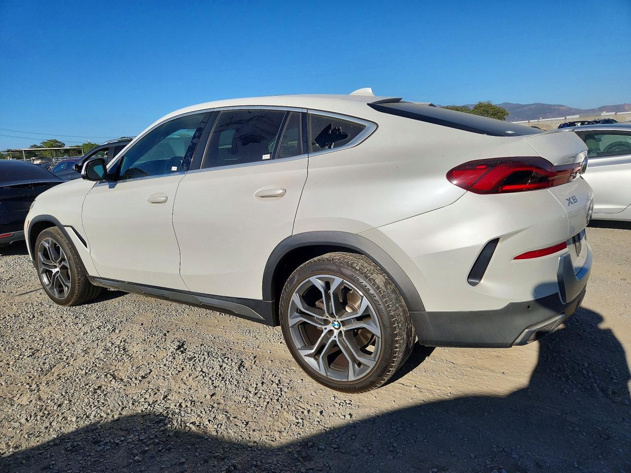 2021 BMW X6 xDrive40I - Фото 2