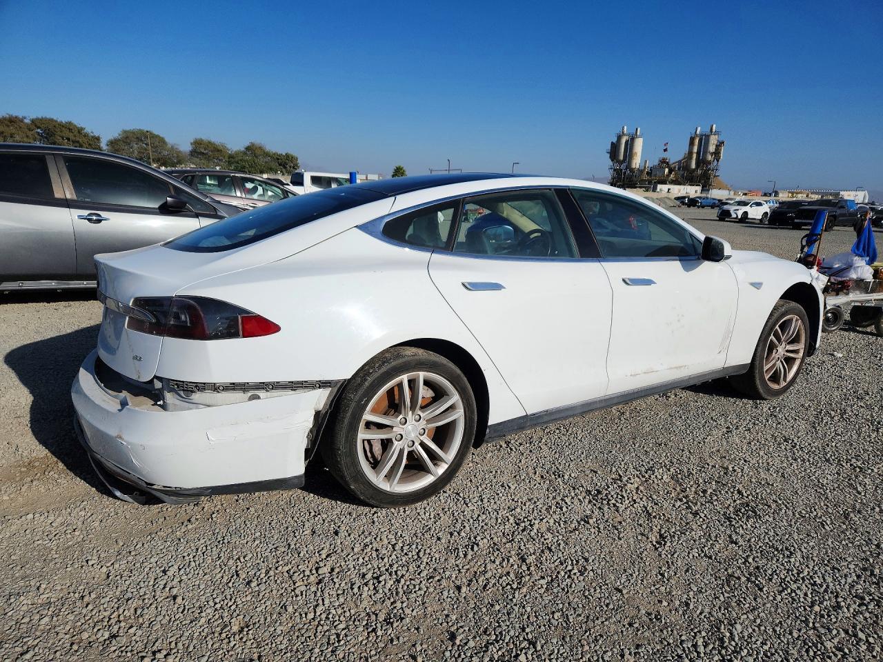 2014 Tesla Model S - Image 3