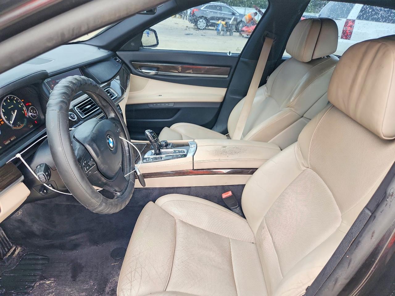 2010 BMW 750 Li - Image 7