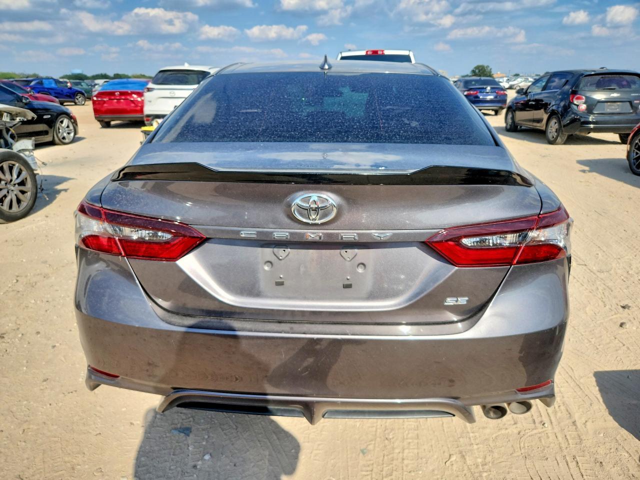 2022 Toyota Camry Se - Image 6