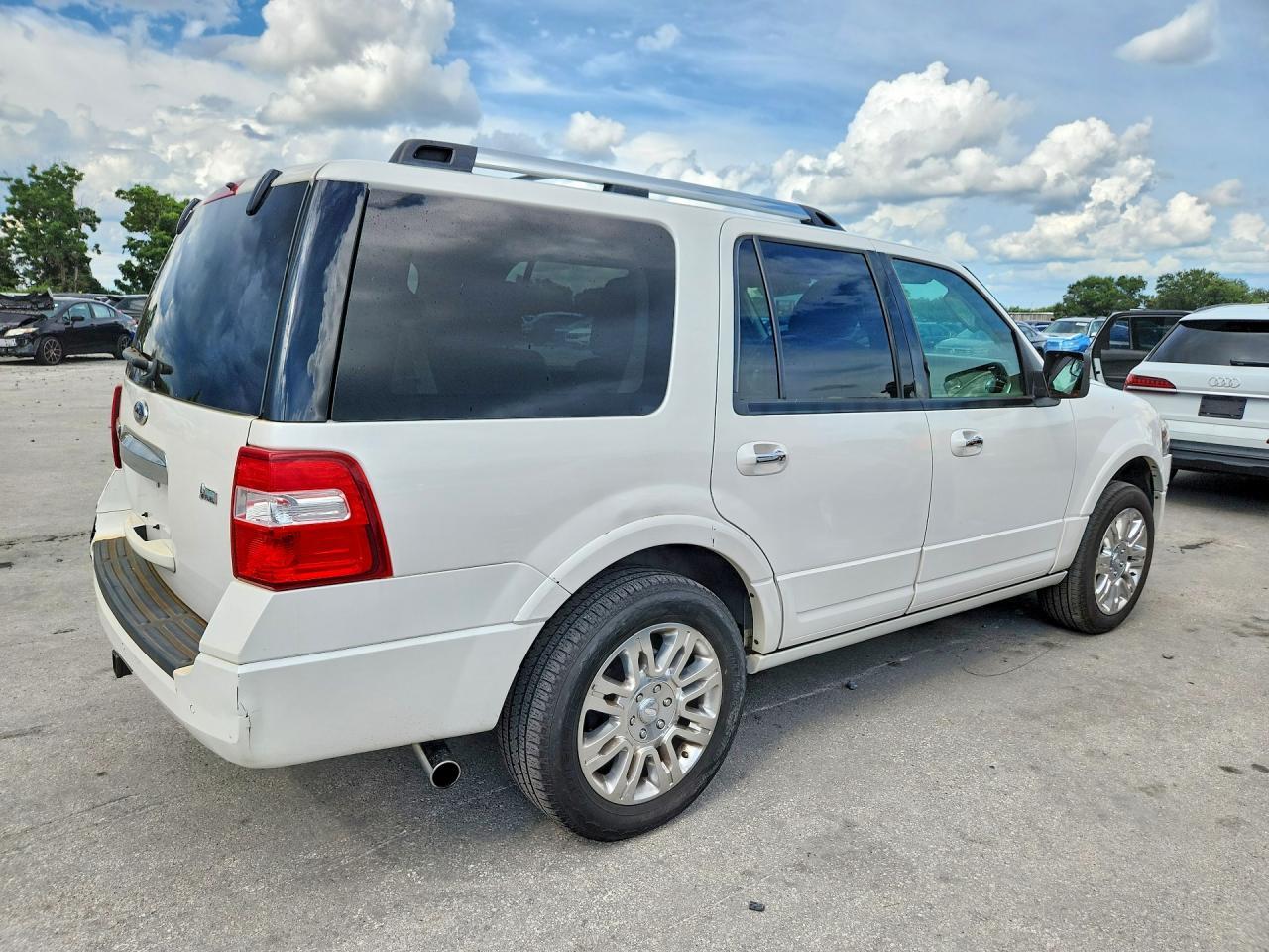 2013 Ford Expedition Limited - Image 3