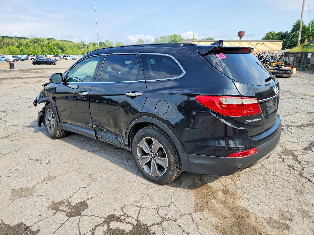 2013 Hyundai Santa Fe Gls - Image 2