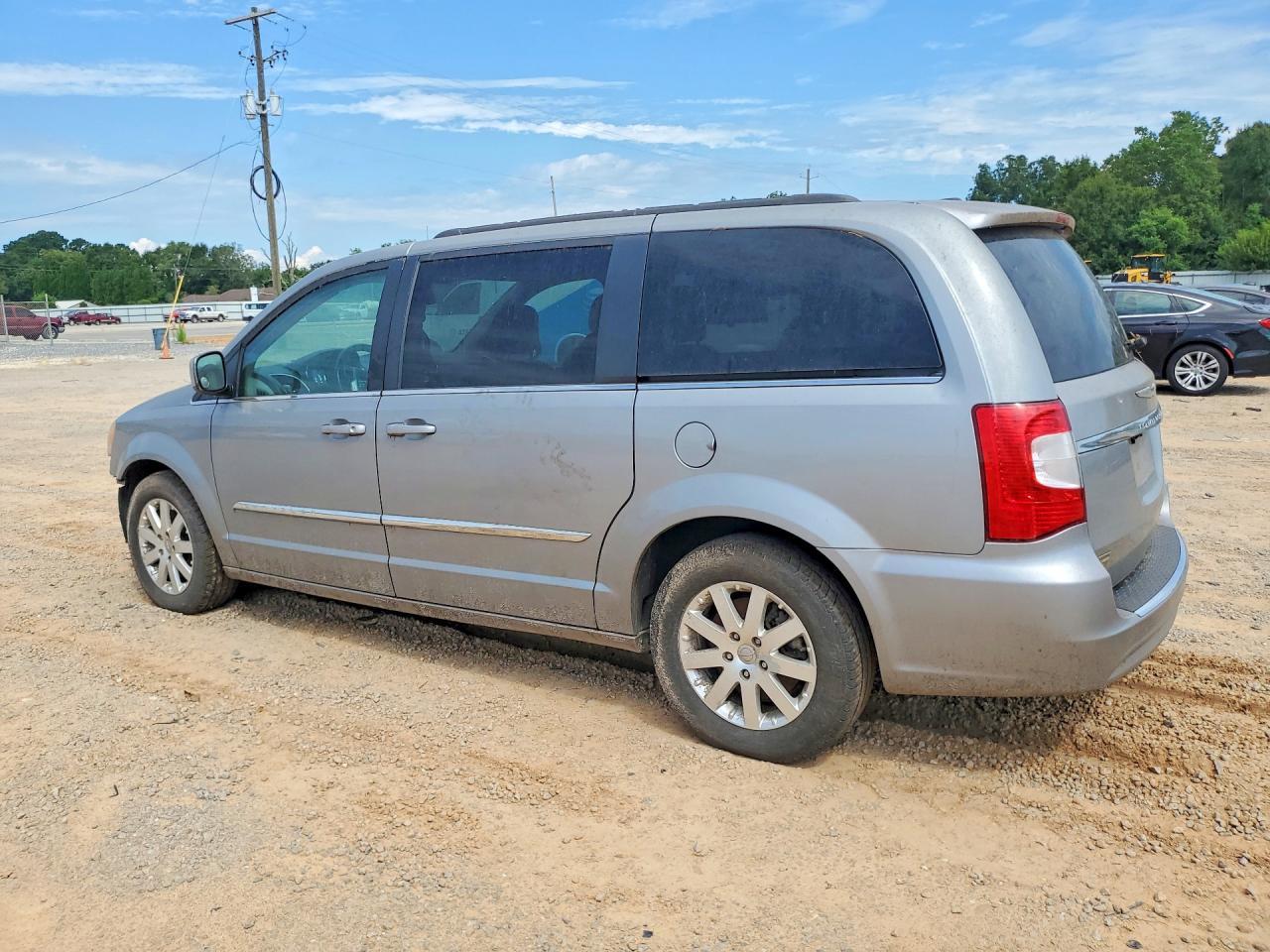 2014 Chrysler Town & Country Touring - Фото 2