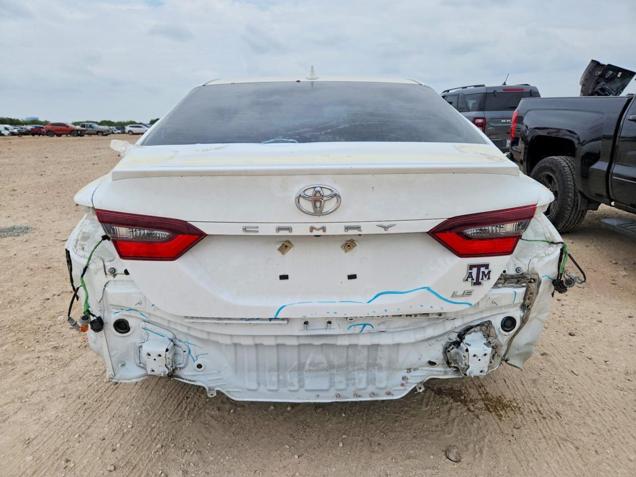 2023 Toyota Camry Le - Фото 6