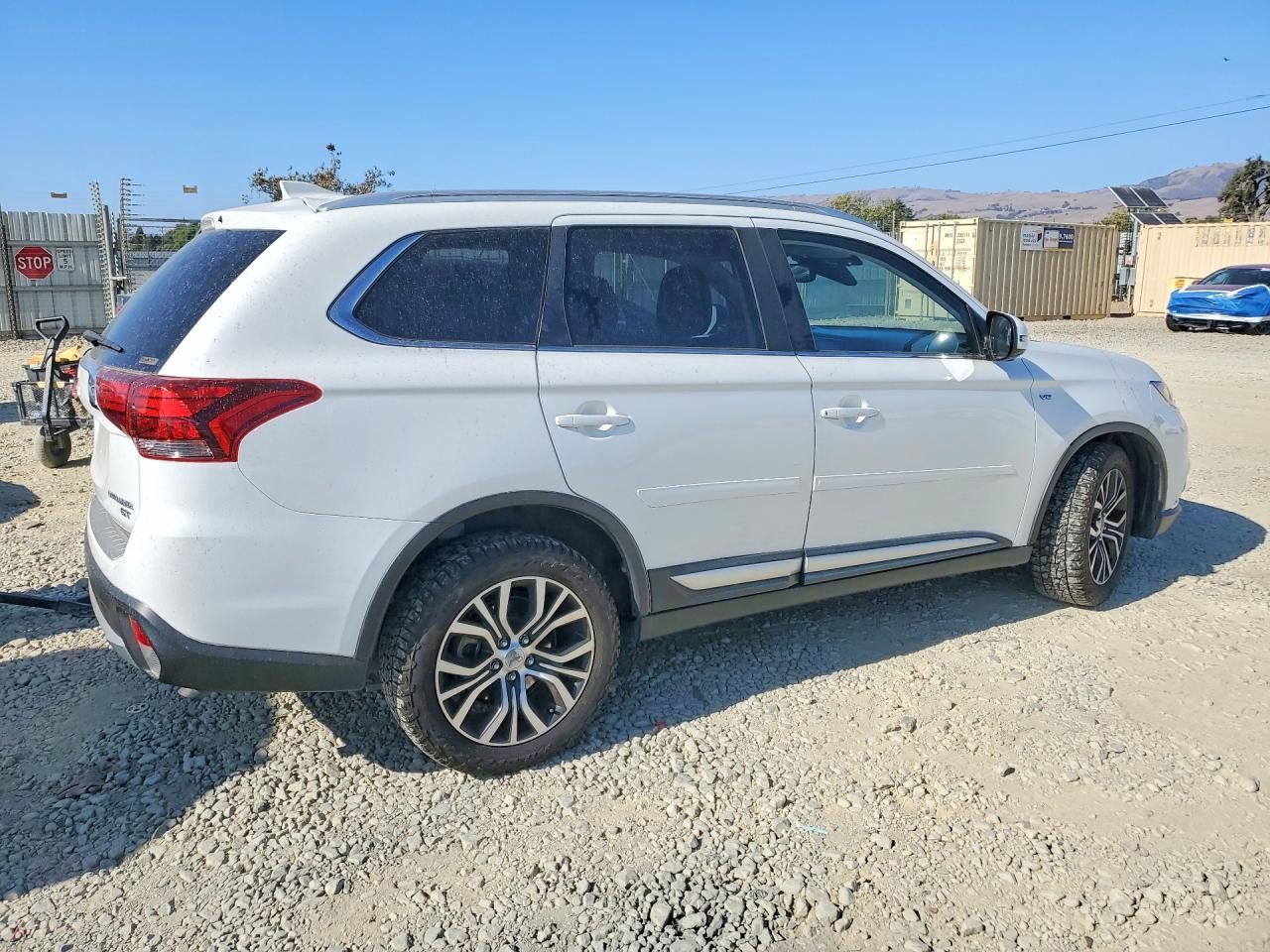 2017 Mitsubishi Outlander Gt - Фото 3