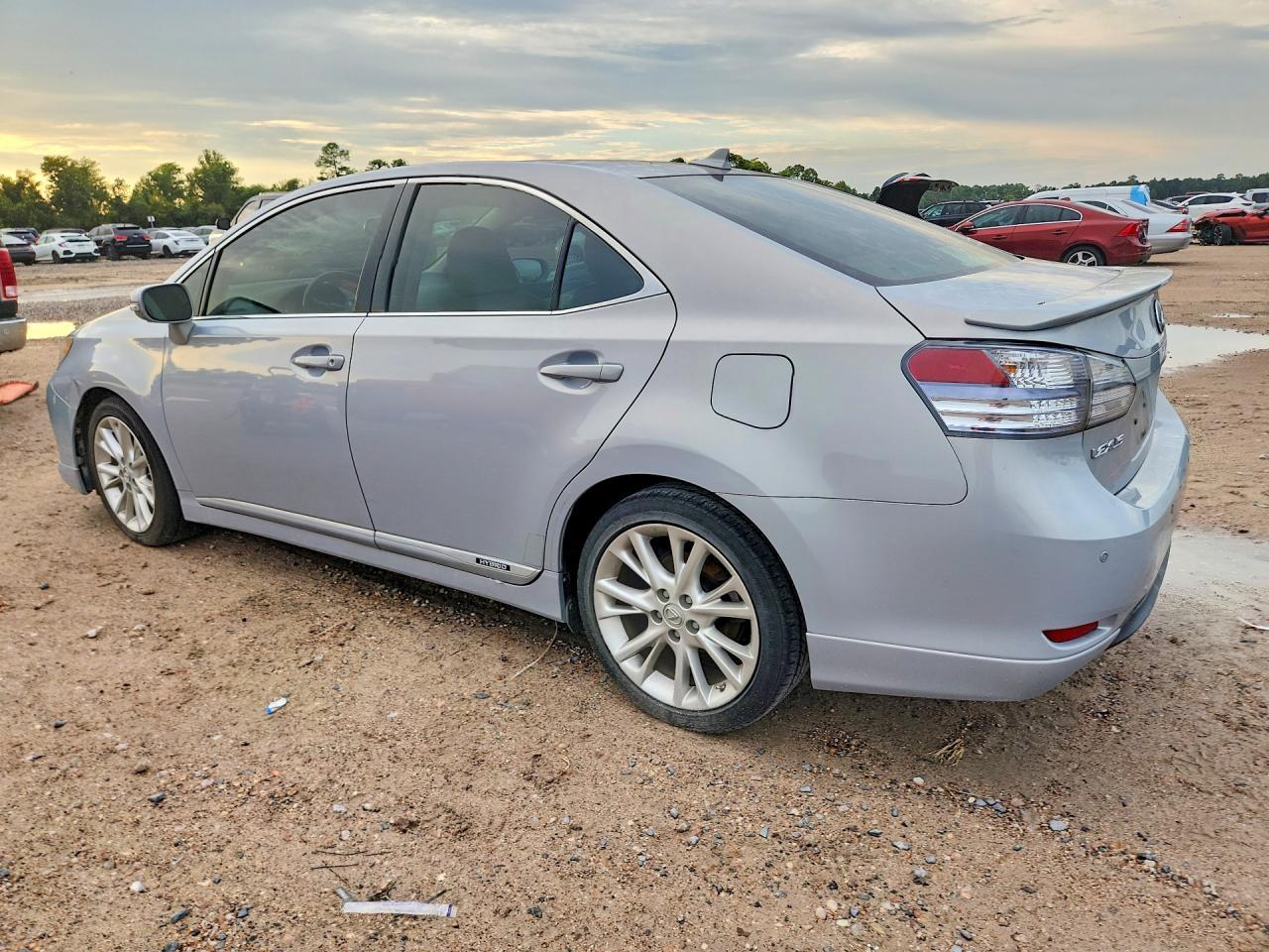 2010 Lexus Hs 250H - Image 2