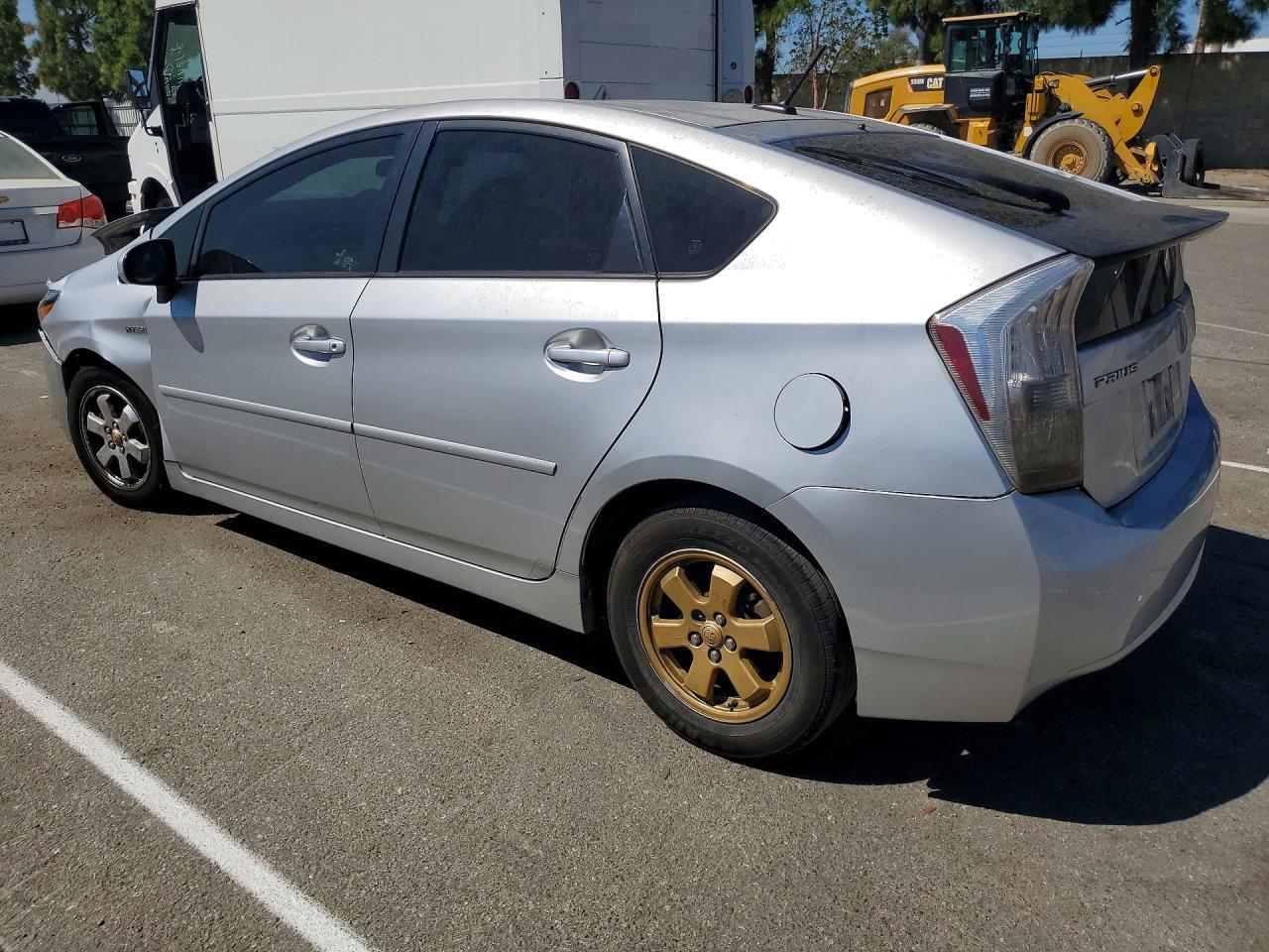 2011 Toyota Prius Three - Фото 2