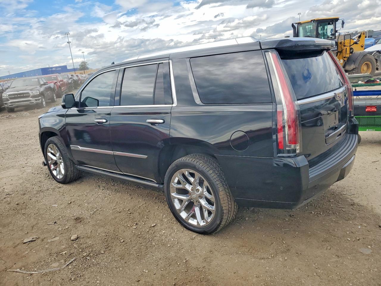 2018 Cadillac Escalade Platinum - Фото 2