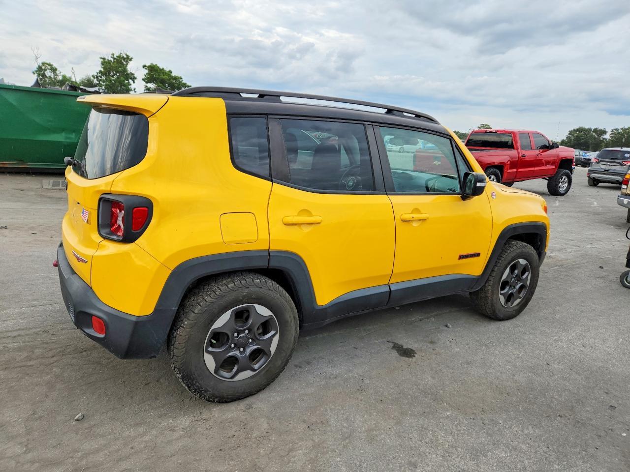 2015 Jeep Renegade Trailhawk - Фото 3