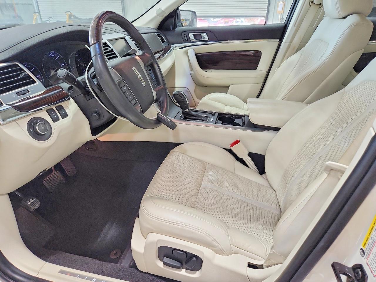 2011 Lincoln Mks - Image 7