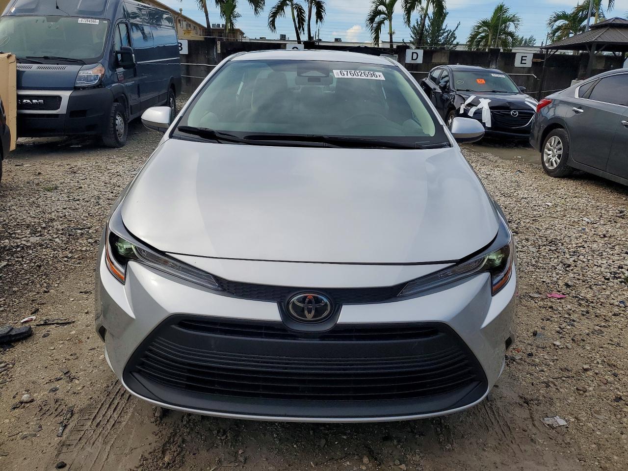 2025 Toyota Corolla Le - Image 5