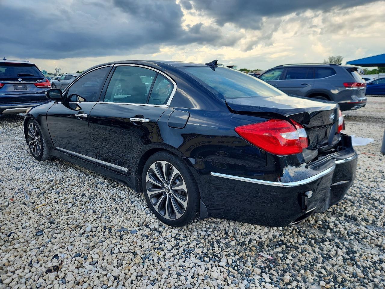 2012 Hyundai Genesis 5.0L - Image 2