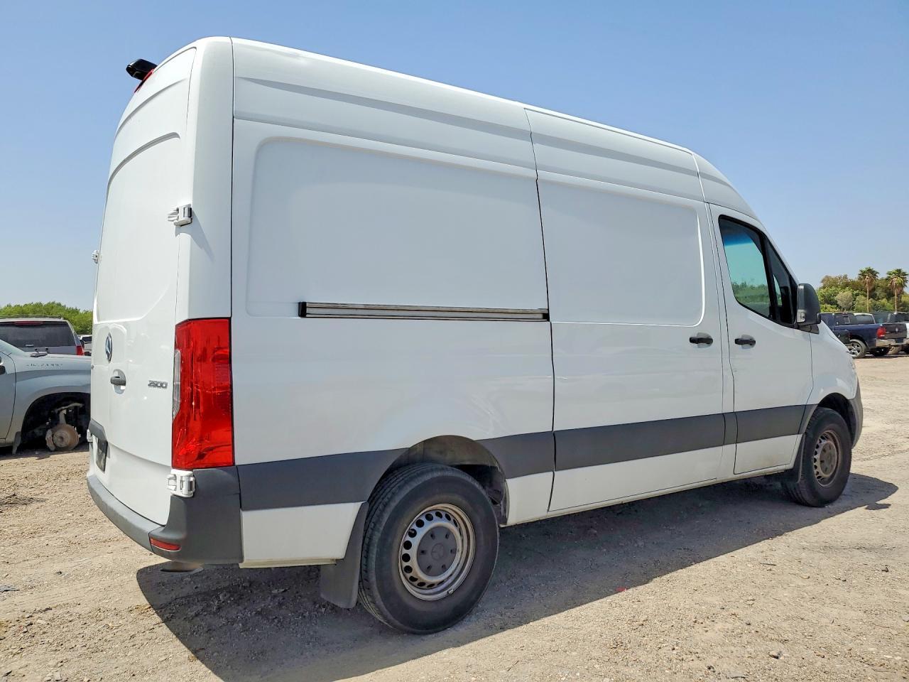 2022 Mercedes-Benz Sprinter 2500 - Image 3