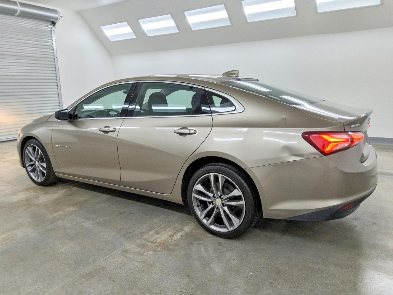 2022 Chevrolet Malibu Lt - Фото 2