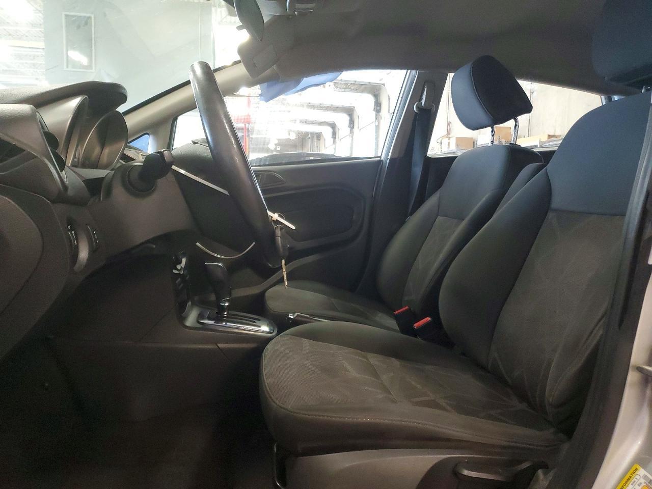 2013 Ford Fiesta Se - Фото 7