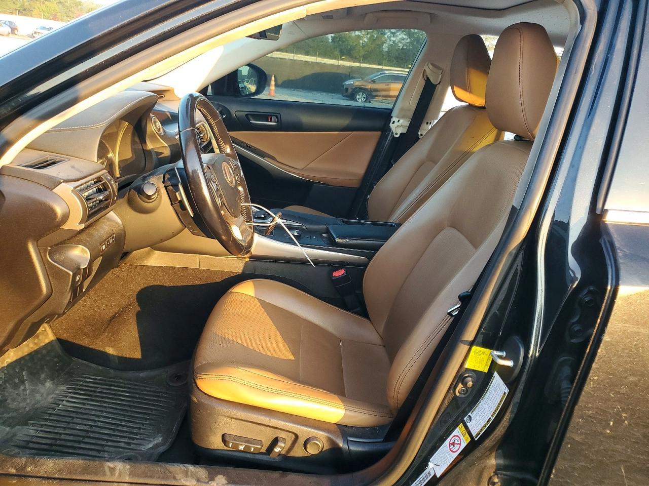 2017 Lexus Is 300 - Image 7