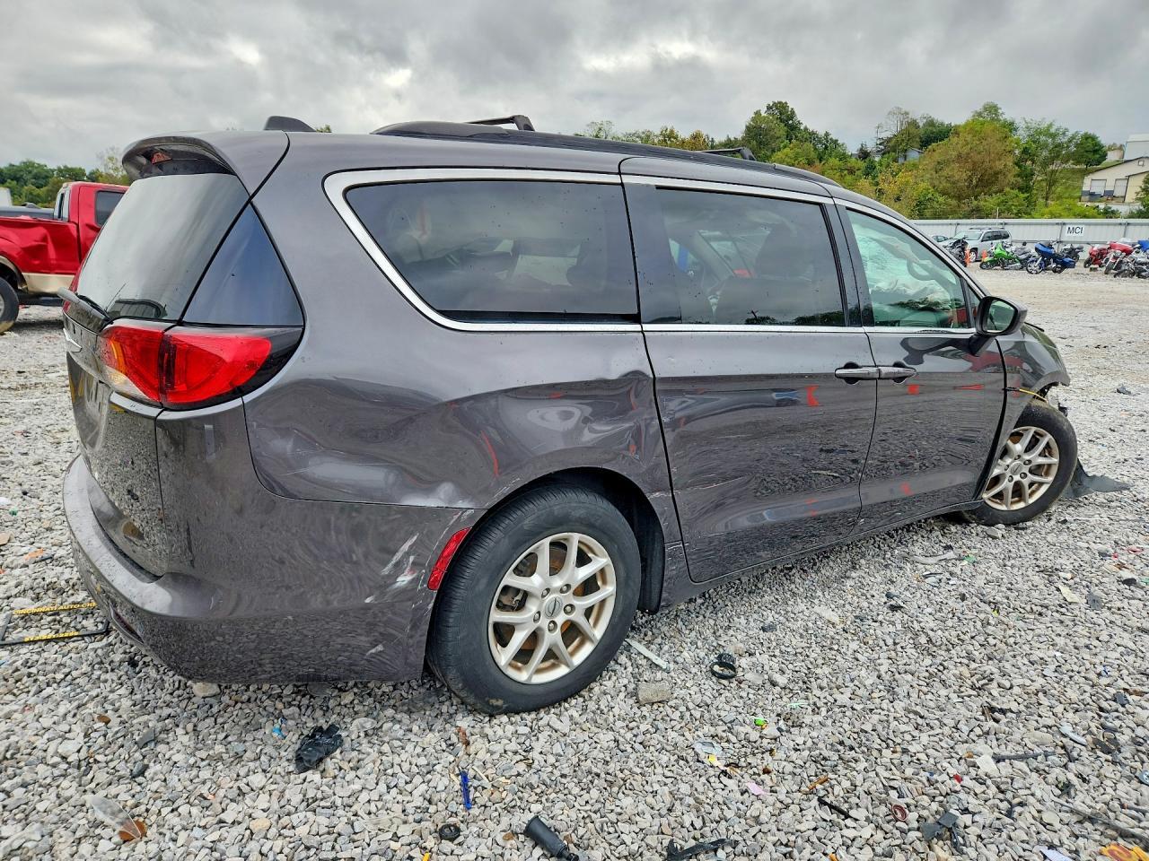 2021 Chrysler Voyager Lxi - Image 3