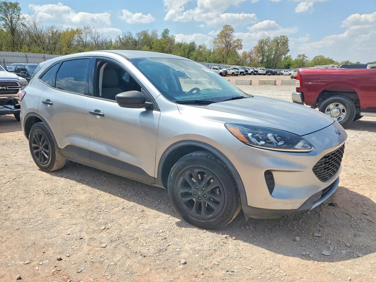 2022 Ford Escape S - Image 4